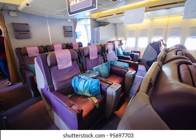 Bilder Stockfotos Und Vektorgrafiken Boeing 747 Interior