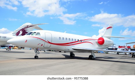 Imágenes Fotos De Stock Y Vectores Sobre Falcon Plane