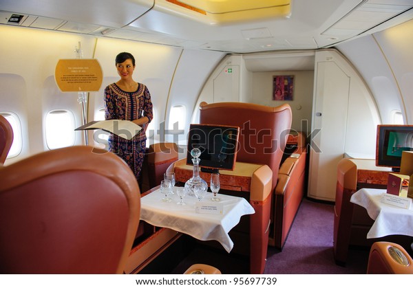 Singapore February 12 First Class Cabin Stockfoto Jetzt