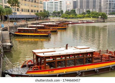 bumboat clipart people