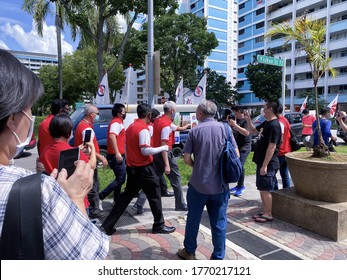 Singapore Jul 05 2020 Crowd Gathers After PSP's Informal Walkabout, Yishun Coffeeshop; General Election. Lee Hsien Yang (who's Not Contesting) Is Seen Walking Away With The Party. Covid-19 Coronavirus