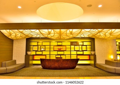 Singapore - July 31st 2018: Modern Reception Area In The Lobby Of The Pan Pacific Hotel In Marina Bay