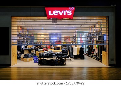 levis shops