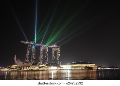 SINGAPORE - MAR 4, 2017: Free Wonder Full Showcased A Grand Total Of Half A Million Watts Of Light At Marina Bay Sands, Singapore.