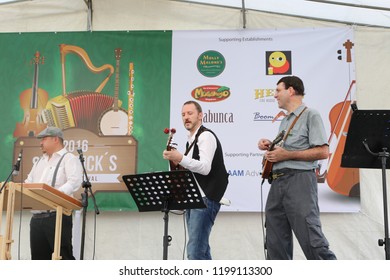 SINGAPORE, MARCH 20, 2016: Small Live Band Performance At St Patrick Day