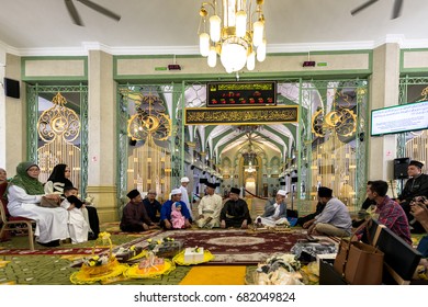 SINGAPORE - MARCH 22, 2017: Local Muslim Celebration At Masjid Sultan In Kampong Glam District Of Rochor Planning Area In Singapore