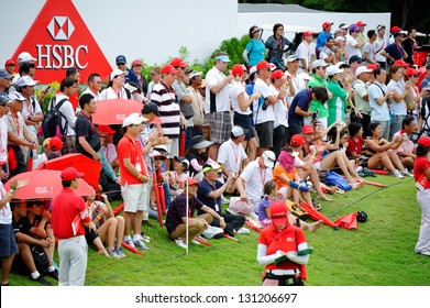 SINGAPORE - MARCH 3: Spectators Viewing The Tournament During HSBC Women's Champions At Sentosa Golf Club Serapong Course March 3, 2013 In Singapore