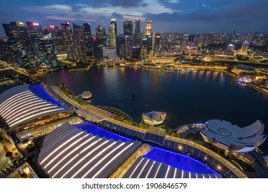 Singapore marina bay skyline at night