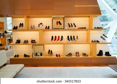 Indkøbscenter Bange for at dø bag Louis vuitton shoes Images, Stock Photos & Vectors | Shutterstock