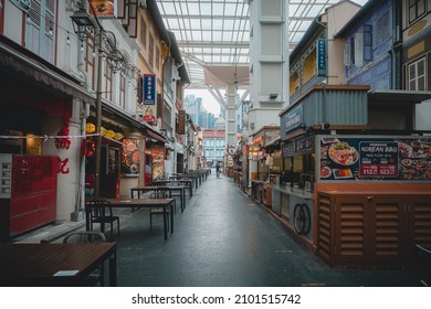 SINGAPORE, SINGAPORE - Oct 25, 2021: A Bright Summer Day At The Empty Chinatown Food Street In Singapore