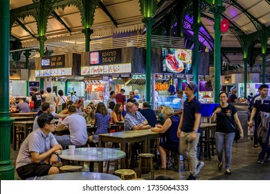 Singapore - September 07, 2019: Locals And Tourists, Customers Walking Through And Eating At The Street Hawker Center In Lau Pa Sat Telok Ayer Market