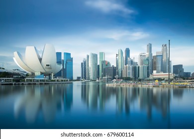 Singapore skyline - Shutterstock ID 679600114