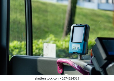 Singapore-10 MAR 2020:machine To Slide A Card To Pay For Public Transport In Singapore