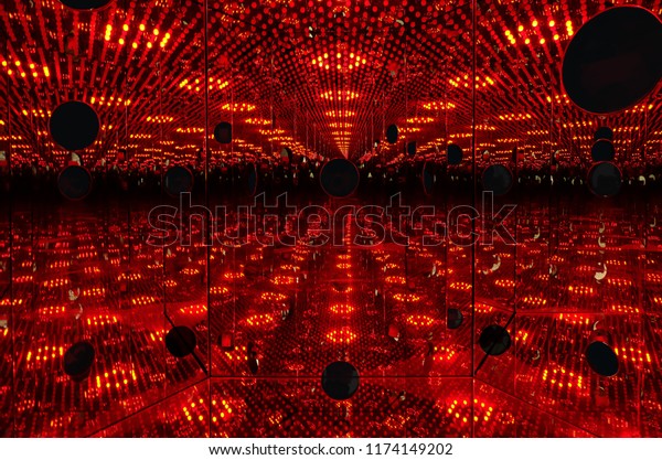 Singaporeaugust 132017 Infinity Mirror Room Red Stock Photo Edit