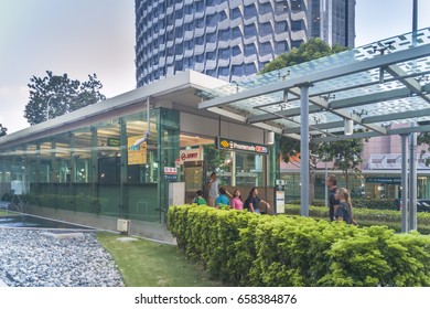 SINGAPORE-DES, 24, 2016,view Of Promenade Mrt Singapore,in Circle Line With Yellow Color,the Located Between Esplanade And Bayfront Mrt Station.