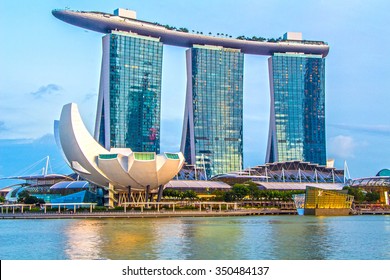 SINGAPORE-Feb 7, 2015: Marina Bay Sands Hotel - Shutterstock ID 350484137