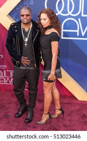 Singer Ricky Bell And Wife Amy Correa Attend The 2016 SOUL TRAIN MUSIC AWARDS At The New Orleans Arena On November 6, 2016 In Las Vegas, Nevada