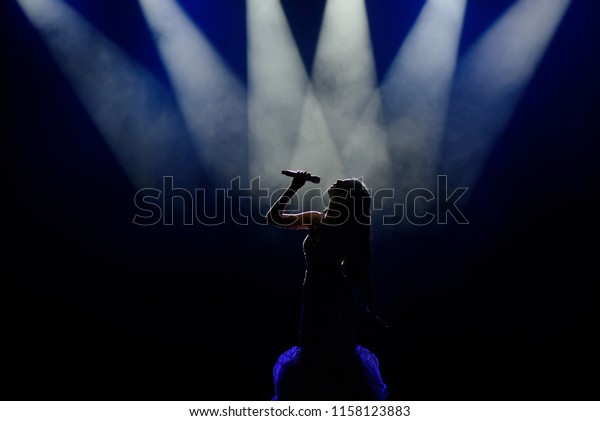 28,735 Sing Theatre Stock Photos, Images & Photography | Shutterstock