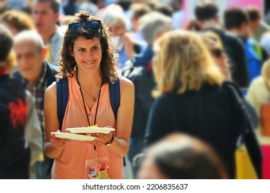 Single Person Walking In Crowded Downtown Eating Italian Street Food Turin Italy September 26 2022