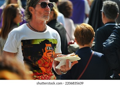 Single Person Walking In Crowded Downtown Eating Italian Street Food Turin Italy September 26 2022