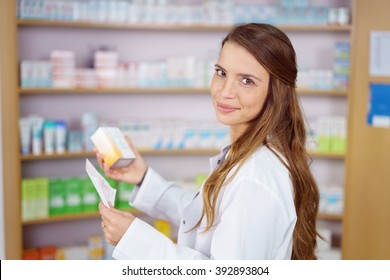 27,137 Pharmacy technician Stock Photos, Images & Photography ...