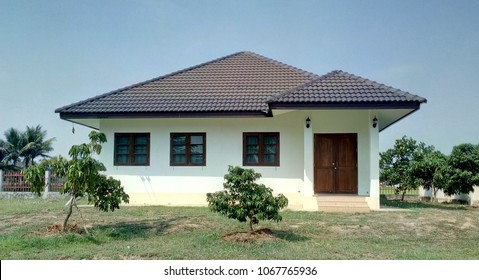 Single Storey House Images Stock Photos Vectors Shutterstock