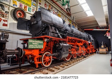 SINSHEIM, GERMANY - MAI 2022: Black Red Freight Steam Locomotive Model Series 41.