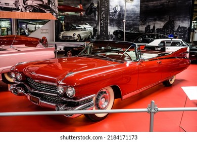 SINSHEIM, GERMANY - MAI 2022: Red Cabrio Cadillac Eldorado Biarritz 6th Generation 1963