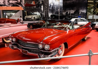 SINSHEIM, GERMANY - MAI 2022: Red Cabrio Cadillac Eldorado Biarritz 6th Generation 1963