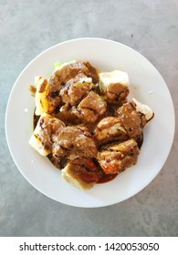 Siomay. Traditional Indonesian Food With Peanut Sauce. Dumpling