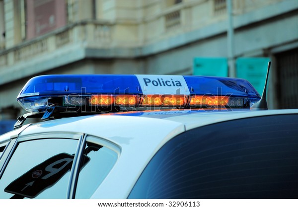 siren a flasher by  police\
car