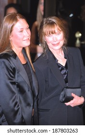 Sissy Spacek And Daughter Schuyler Fisk At The American Film Institute Awards, 1/05/2002, Beverly Hills, CA