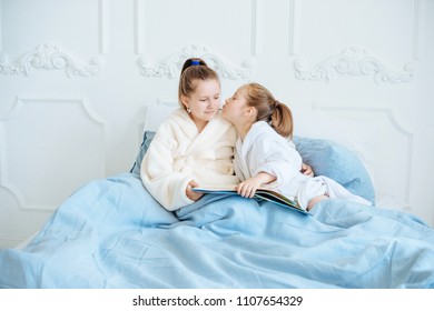 1000 Good Night Kiss Stock Images Photos Vectors Shutterstock