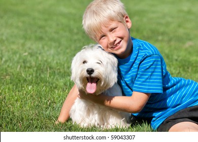 98,514 Kids Sit In The Grass Images, Stock Photos & Vectors | Shutterstock