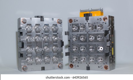 Sixteen Cavity Plastic Injection Mold