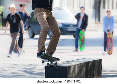 Skatepark city remote control skateboard