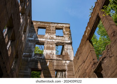 The Skeletal Remains Of The Catskills Hotel, The Overlook Mountain House, Welcomes Hikers Who Journey To The Top Of Overlook Mountain, Located Near Woodstock, New York. 