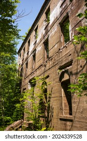 The Skeletal Remains Of The Catskills Hotel, The Overlook Mountain House, Welcomes Hikers Who Journey To The Top Of Overlook Mountain, Located Near Woodstock, New York. 