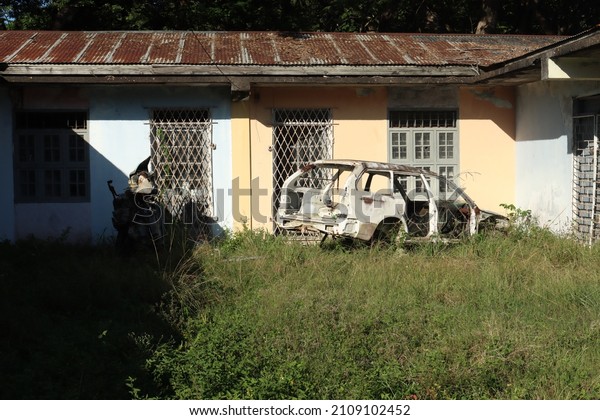 \
\
Skeleton Old Car Old\
Building Stock\
Photo