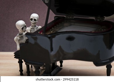 skeleton piano session