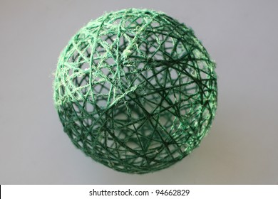 Skeleton of sphere from threads