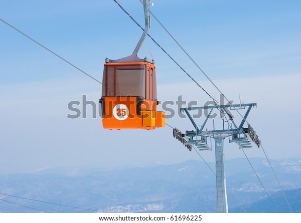Ski lift cable\
booth