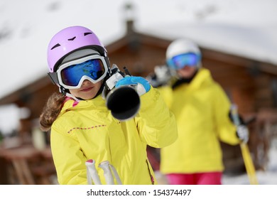 Ski, Ski Resort, Winter Sports - Family On Ski Vacation, Apres Ski