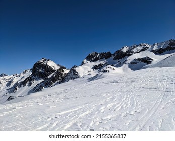  Ski tour on the Ducan glacier from Monstein with descent towards Sertig. Super nice demanding ski tour. Swiss Alps.