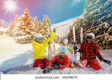 Ski, Winter, Snow - Family Enjoying Winter Vacation