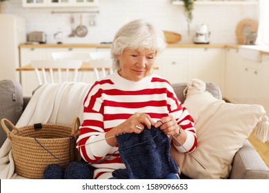 3,563 Grandma knitting Images, Stock Photos & Vectors | Shutterstock