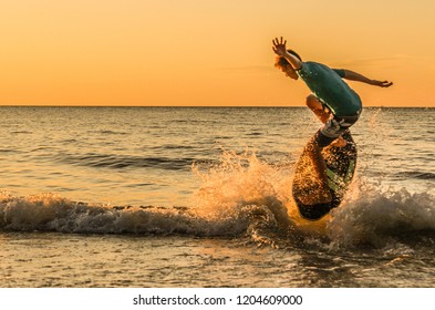 Skimboard Skim Boy Water Sport 