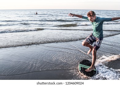 Skimboard Skim Boy Water Sport 