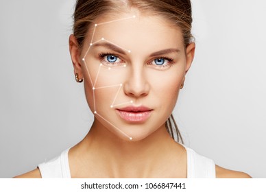 Hautpflege und -technik. Porträt von schöner Frau Gesicht mit gezeichnet Massage Linien.