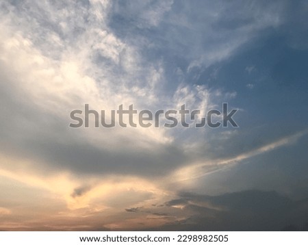 
Sky blue sky cloud. there are small and large clouds alternating the sunrise is decorated with clouds in various shapes

